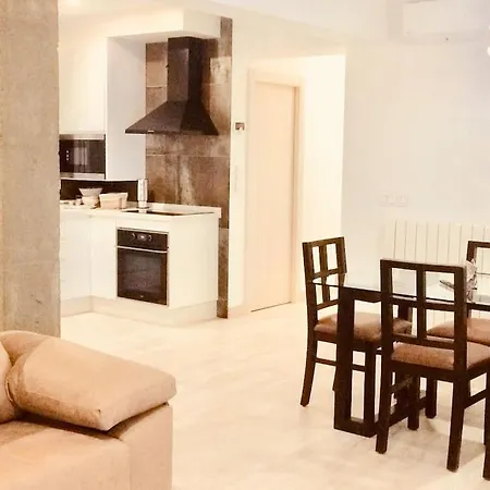 Center Wifi Parking Free Apartment