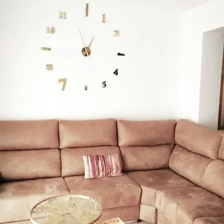 Center Wifi Parking Free Apartment
